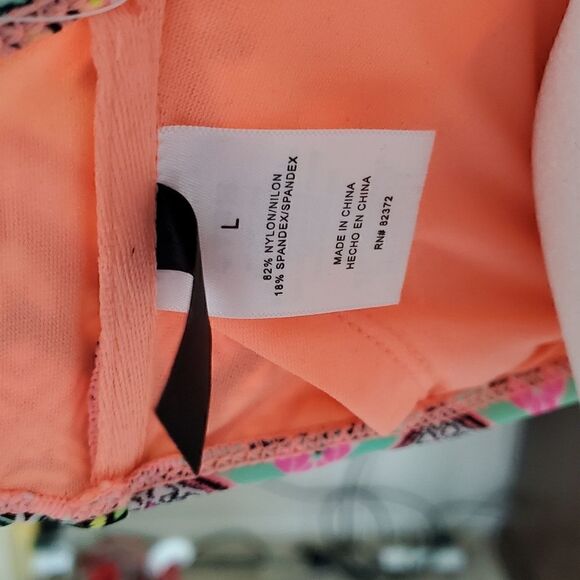 NWT Zumiez Trillium NWT neon print bikini top - Picture 6 of 14